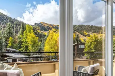 Image de 3 Br Aspen Townhouse in Town with Ac!