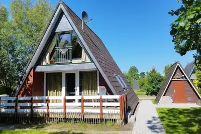 Image de Gemütliches Nurdach-ferienhaus Fuxbau im Ferienpark Fedderwardersiel