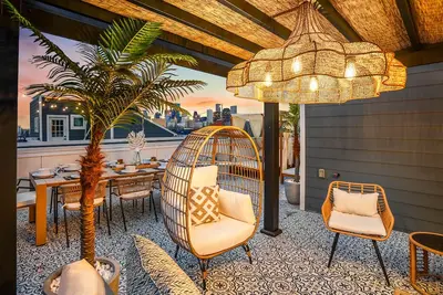 Image de The Green Haus: Luxxe Cabana Rooftop Retreat