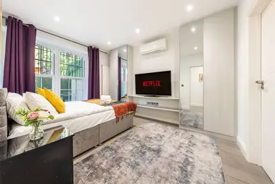 Image de Modern 3 bedroom 2 bathroom flat in Central London just 5 min walk from Station.