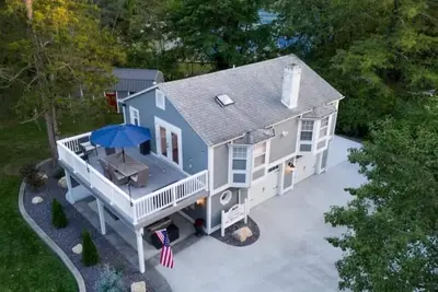 Image de Your home away from home in downtown, historic Farmington!