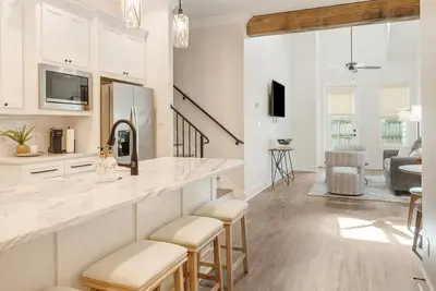 Image de Brand new upscale 3bed/2. 5 bath townhome located in the heart of Lafayette, La!