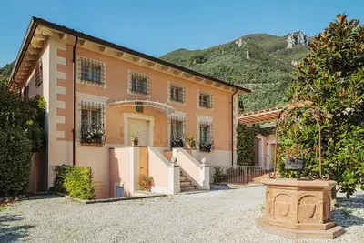 Image de Villa / Independent home à Camaiore avec 5 chambres à coucher, 10 couchages