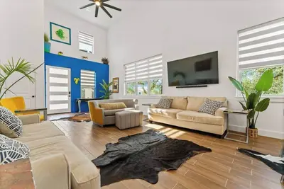 Image de Lake Travis Art Retreat - Private/Pet Friendly