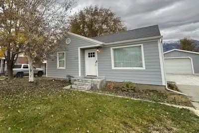 Image de Cozy home with close access to Provo Canyon and main highways.