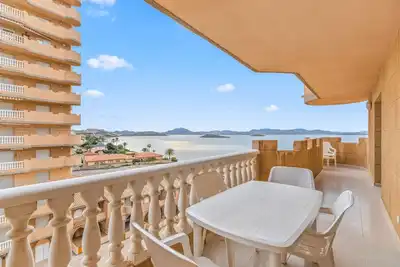 Image de Appartement 'Castillo De Mar F2 Torre Norte 5a' avec vue sur la mer, piscine partagée et Wi-Fi