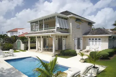 Image de Gorgeous traditional style Bajan Villa overlooking the sea at Sharks Hole Beach.
