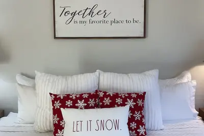 Image de The Goose Hollow Chalet - Waterville Estates - Pet friendly!