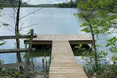 Image de Brand New Lakefront Cabin with hot tub close to Ark Encounter