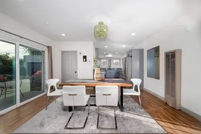 Image de New! Spanish Boho Colonial Retreat - Wood Street - Downtown Riverside