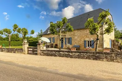 Image de Maison Périgourdine de Caractère, 2-8 Personnes, Piscine, Située au Calme