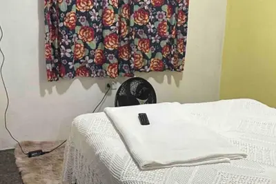 Image de Casa Bromélia! A 10 a 15 Minutos do Centro Caminhado