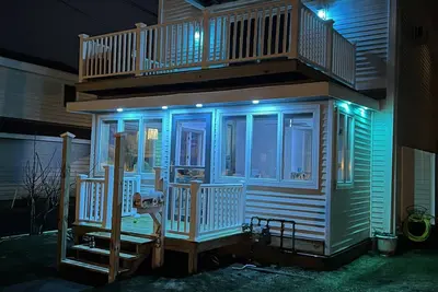 Image de Beach living with all the amenities, comfort and amazing views year round.