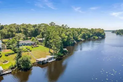 Image de Talquin Lakeside Retreat 4br/2Bath 1500sqft, 25 minutes to Fsu