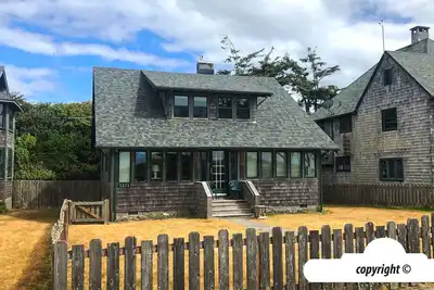 Selah By The Sea - Beachfront!