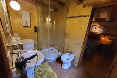 Image de Luxuriös Ausgestattetes Blockhaus Inkl. Außensauna und Beheizbarem Badebottich