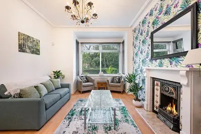 Image de Pass the Keys Old Trafford 4-Bedroom Retreat Near Manchester United & City Centre - Family-Friendly