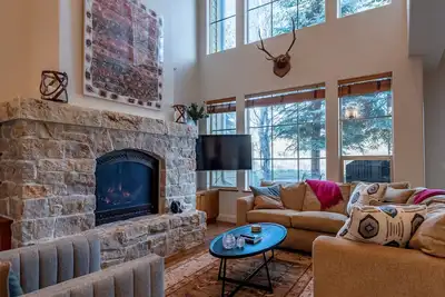 Central Park 26-New Listing! Luxury Tri-Level in Great Location
