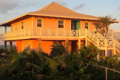Image de Silver Lining - Beautiful Beachfront Bahamas Home. Experience your peace.