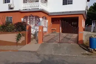 Image de A home that is clean, airy, with adequate furniture and for a comfortable stay.