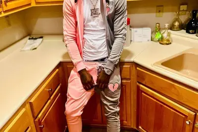 Image de 10 mins from beautiful downtown Memphis Tn and 1 min from local walking park.