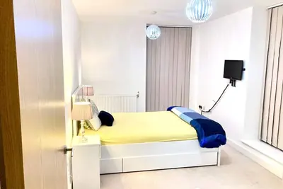 Image de DeucesLets 2 Bed - Slivertown