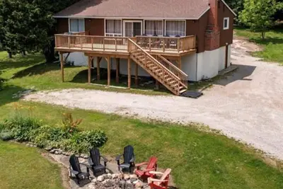 Image de Waterfront 4 Season Home on Three Mile Lake. A Nature Lover's Paradise.