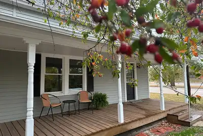 Image de Crabapple Cottage     Your cozy temporary home