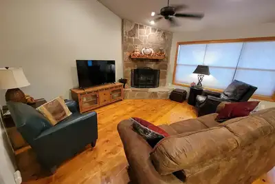 Image de Sunset Ridge | Views • Soaking Tub • Stargazing