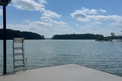 Image de Beautiful luxury lake front home with private dock and outdoor fireplace