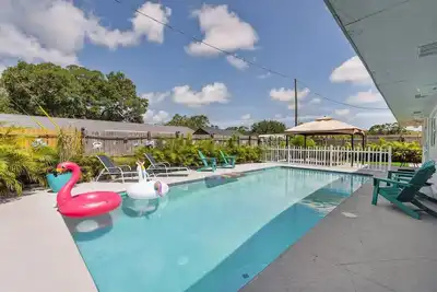 Heated Pool & Putt Putt! 5 Bedrooms & 3 baths!