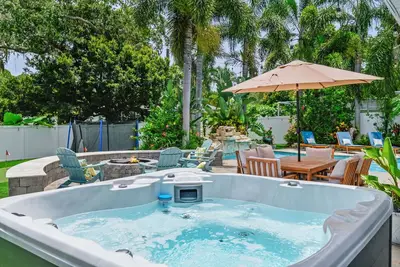 5Mins 2 Beach~HeatedPool~Trampoline~HotTub~Theater