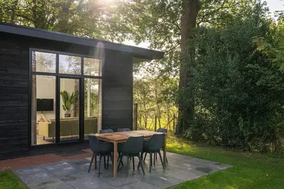 A stylish cottage with fine views over the fields of Twente. Being free in Twente!