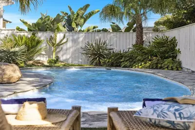 Image de Sojourn at Sandy Beach - Pool, Beach, Slippery Dip, Style