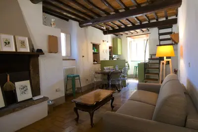 Image de Scappo in Umbria, L'affaccio sul vicolo