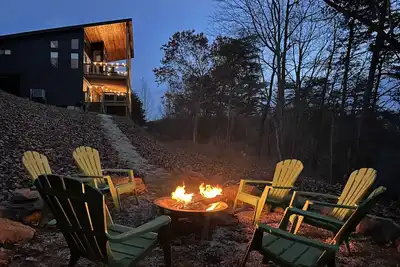 Image de Wild Turkey Overlook • Two Decks, Views, Hot Tub!