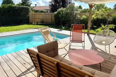 Image de Villa rénovée au calme, piscine chauffée et jardin