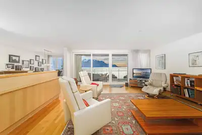 Image de Incredible views of Montreux Lake 2bd Appartment