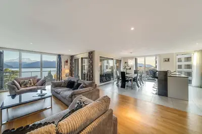 Image de Luxury Apartment in Montreux with Panoramic Views