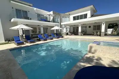 Image de Luxury 4-Bedroom Villa Park #11 - Real Estate Green-band All-Inclusive