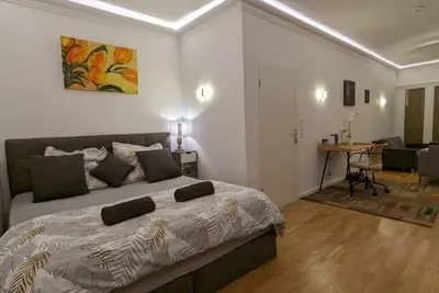 Image de 4 Schlafzimmer, Wintergarten & Terrasse & Parkplatz, nahe Hbf