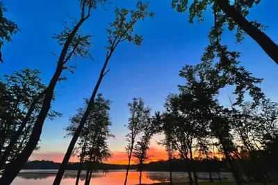 Image de Lakefront Cozy Chalet 2 - Bring the Dog