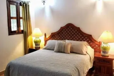 Image de Boutique two bedroom condo on the beach.