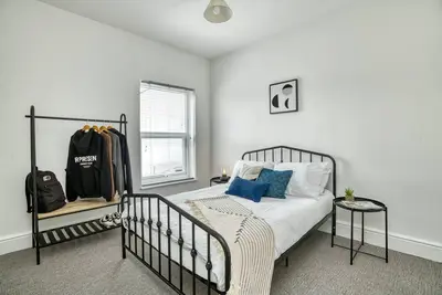 Image de Ideal For Contractors, Spacious House | Free Wi-Fi