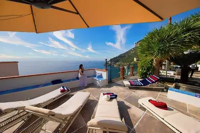 Amalfi Coast Villa 🏡 Sea Views 🏖️ Sauna & Jacuzzi ❤️ Parking 🅿️ Rooftop🔝