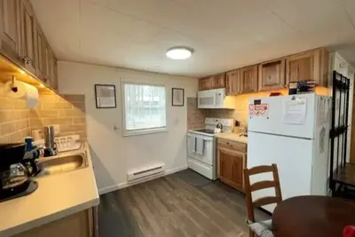 Image de Renovated Cottage Lakes Firepit Winter Activities