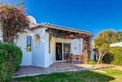 Image de C28 Q. P Amazing house nested in the heart of Carvoeiro!