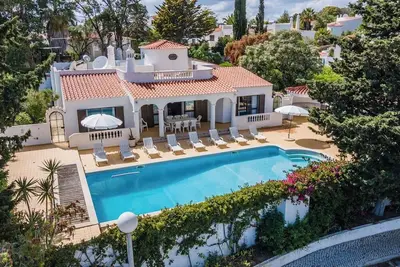 Image de Joana Stunning Villa is a 10 Min Walk to the Beach