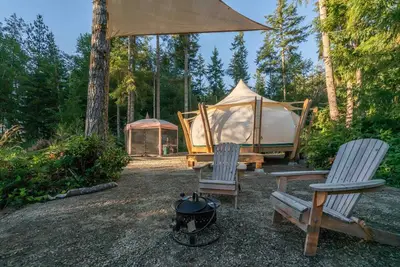 Image de Wild Rose Lake Front Glamping and Sauna - Dog friendly Site!