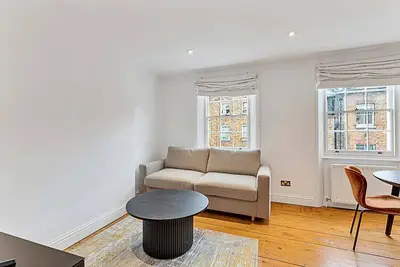 Image de One-Bedroom Abode With A Balcony In Central London